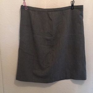 Gray Skirt : Classic & Simple : Size 14 : Limited